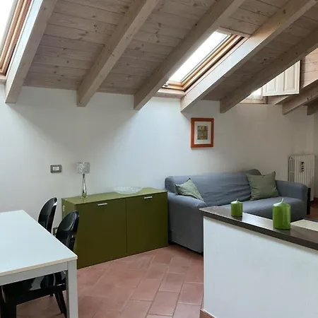 Mansarda Nel Cuore Di Novi Apartmán